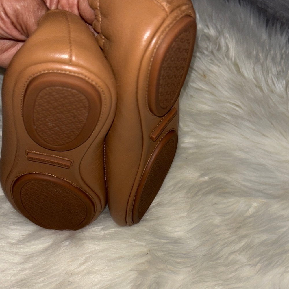 Tory Burch Tan Leather Logo Ballet Flats - Picture 7 of 9
